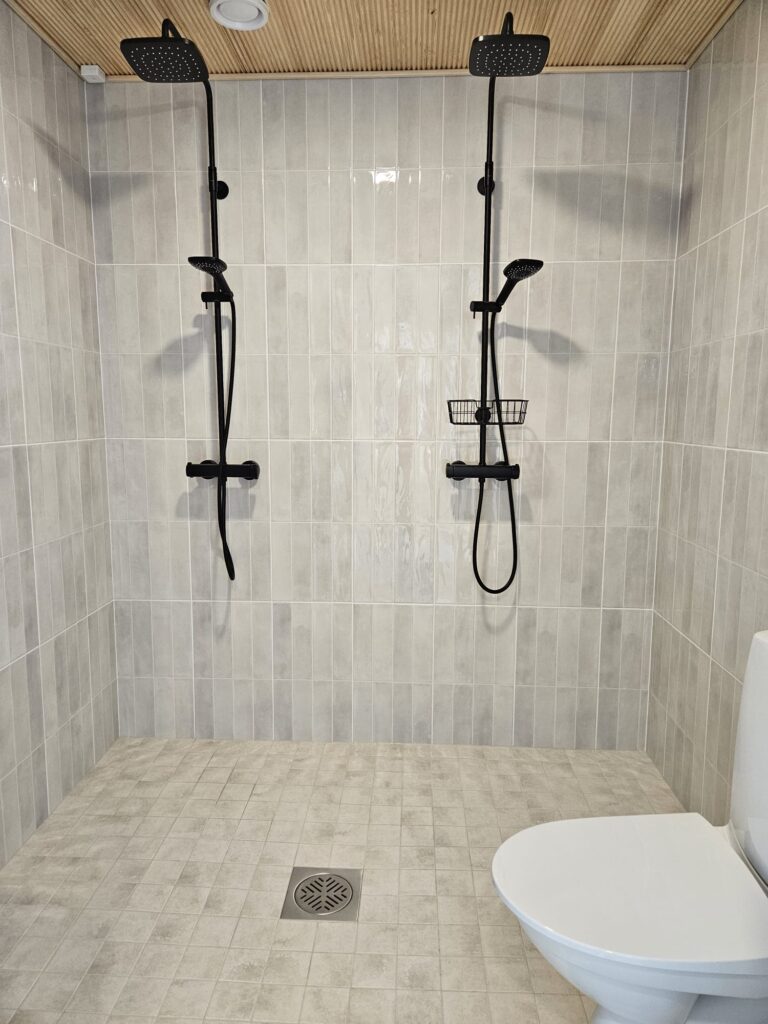 Kukkola ES kph kahdella suihkulla