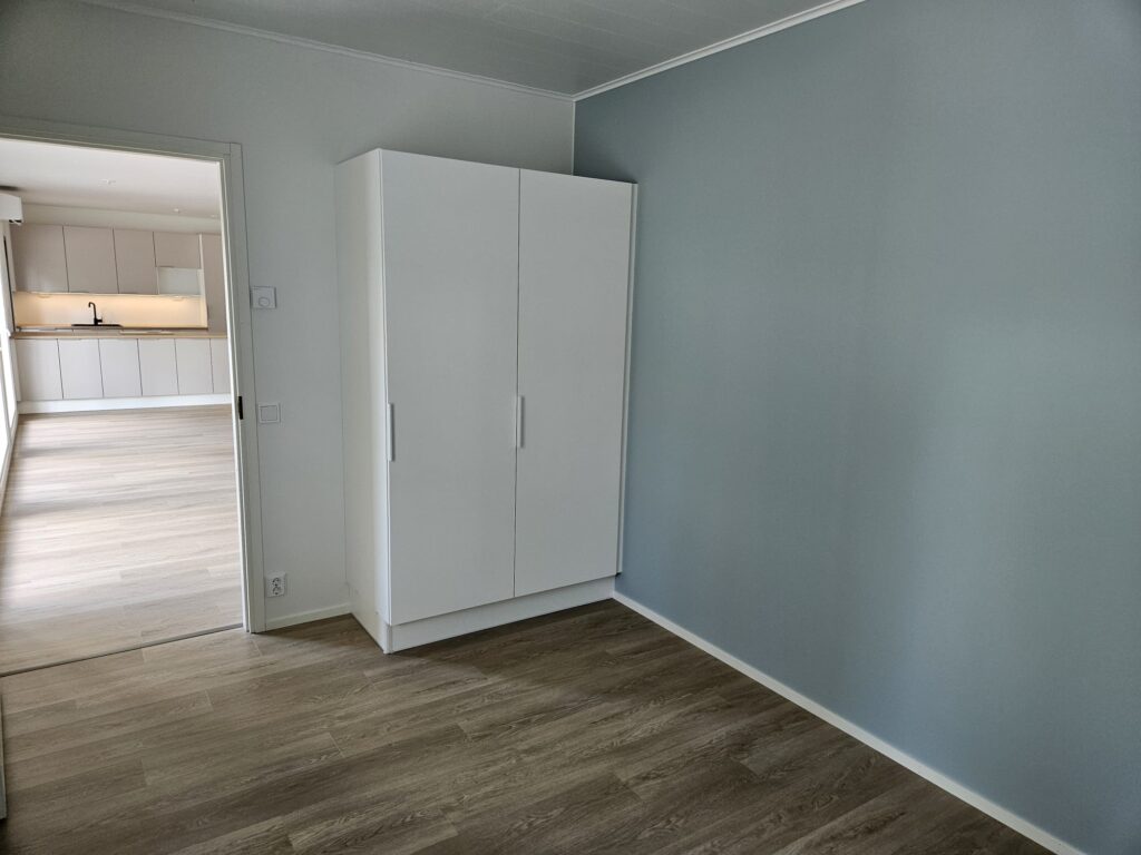 Laivajärvi 149 C makuuhuone näkymä keittiöön